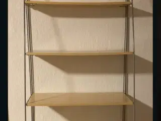 Reol til montering på væg