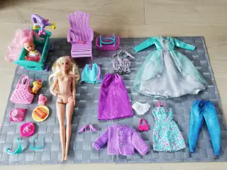 Barbie Mattel inkl. tøj mm.