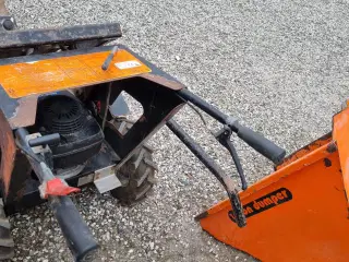 Muck Truck med stenløfter og trillebør