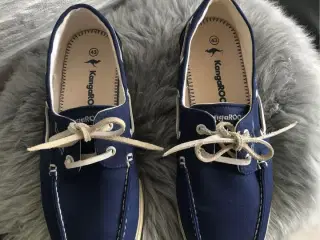 Kangaroos lærredssko Str.43