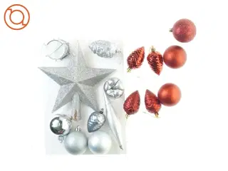 Julepynt, julekugler og julestjerne (str. 22 cm)