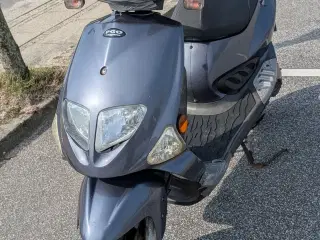 Pgo T-rex 45 knallert.