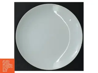Hvid porcelænstallerken fra Aida (str. Ø. 18 cm)