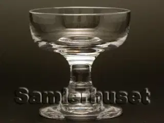 Almue, hvid Likørglas. H:65 mm.