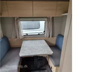 2024 - Weinsberg CaraCito 470 EU E-Power   RUMMELIG CAMPINGVOGN MED ENKELTSENGE MED LAV EGENVÆGT