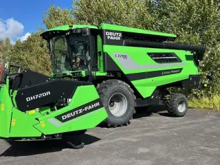 Deutz-Fahr C7206 TS. With 24feed - 7.2m header. New and unused Combine together with 7.2m header