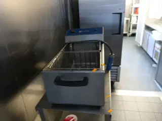 Vandbad ANTUNES med rustfri stålbord