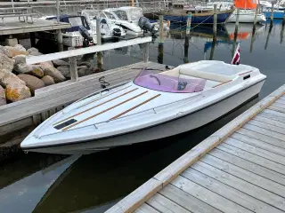 Italiensk klassisk powerboat