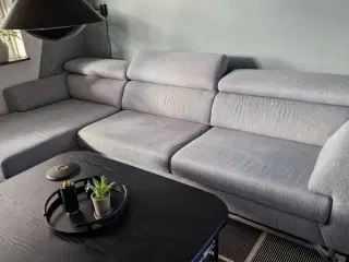 Pæn sofa med chaiselong 