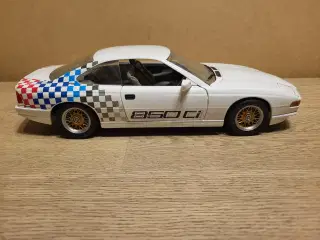 modelbil BMW 850ci Coupe blanc au 1/18