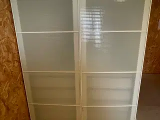 2 stk klædeskabe