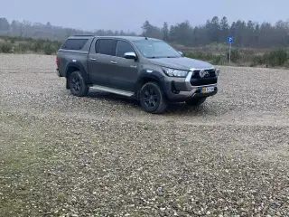 TOYOTA HILUX 2,8 DOUBLE CAP / AUT