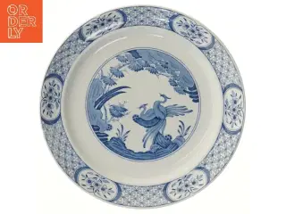 Blå og hvid tallerken med fugldekoration (str. Ø 32,5 cm)