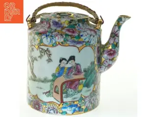 Porcelæns tekande med blomsterdekoration (str. 17 cm)