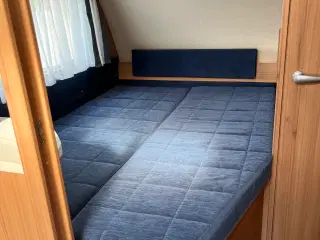 Campingvogn Knaus Südwind 450 FU 