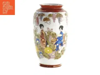 Dekoreret porcelænsvase (str. 12,5 x 7,5 cm)