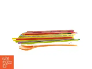Multifarvede plastik sugerør (str. 20 cm)