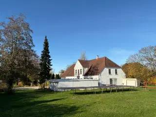 426 kvm, 9 værelser tæt på Sønderborg