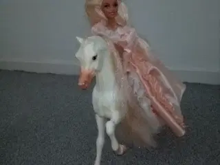 barbie hest samt dukke