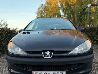 Peugeot 206 1,6 benzin 110 hk.