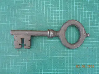 Forladepistol, antik,som STOR nøgle, luntelås
