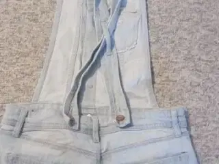 Str. 34, shorts overall