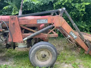 Massey Ferguson 65 Massey Ferguson 65 med frontlæsser (momsfri)