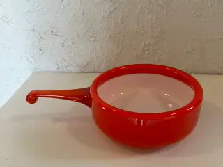 Rød palet sildeskål