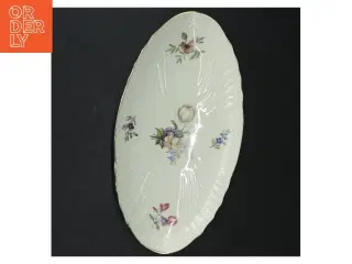 Porcelænsfad med blomstermotiv fra Royal Copenhagen