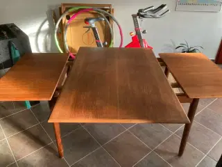Spisebord sælges