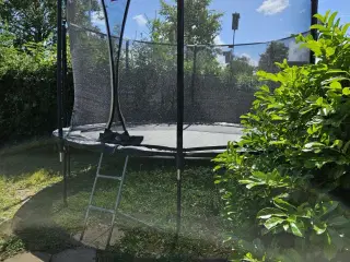 Berg trampolin med net