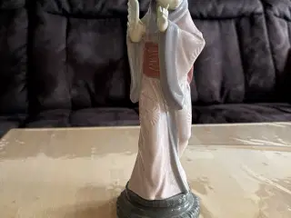 LLardro porcelænsfigur