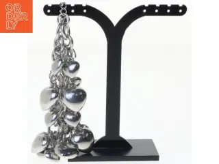 Armbånd? med hjertevedhæng (str. 26 cm)