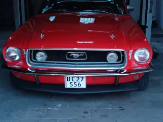 1968 ford mustang 