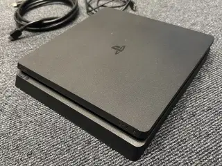 PS4 Slim 500Gb + 5 spil - Nulstillet og klar