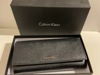 Calvin Klein pung med plads til 12 kort