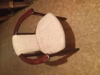 Fin gammel stol med armlæn
