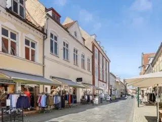 Velbeliggende butikslejemål på gågade