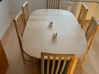 Spisebord med 6 stole 