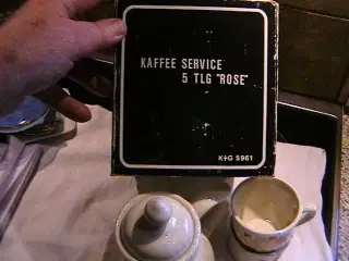 Barne kaffe service.65,-kr.