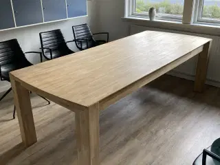Massivt Skovby egetræsspisebord med tillægsplader