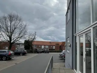 Centralt og fleksibelt kontorfællesskab med fantastisk udsigt!