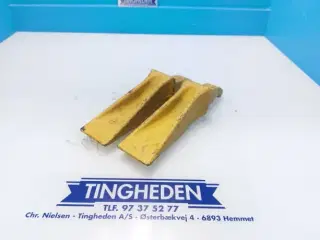 John Deere 1063 Skovltænder sæt