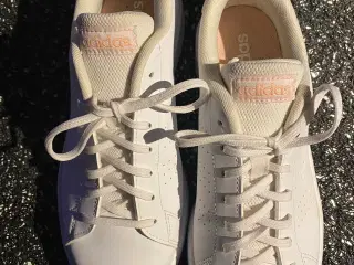 Adidas Advantage sko str.6/39