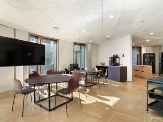 Eksklusivt kontorlejemål i Axel Towers