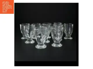 Glassæt med facetteret mønster (str. 11 x 7 cm)