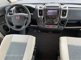 2020 - Carthago c-tourer I 144 LE   Fantastisk helintegreret autocamper. 9-trins automatgear, automatisk klimanlæg i førehuse, Multimediasystem inkl. navigation og DAB+