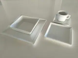 Spisestel til 12 personer 