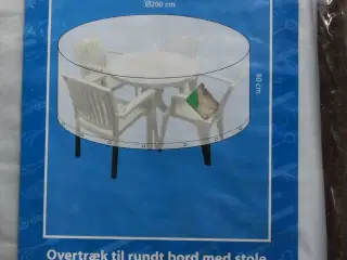 overtræk til rundt bord med stole