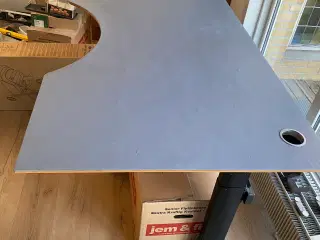 Hævesænkebord 